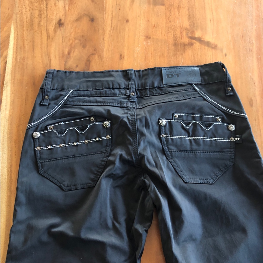 DT Jeans By Daniela Tobler Black Coated Low Rise Straight Leg Sz 28 - NWT - Picture 3 of 11